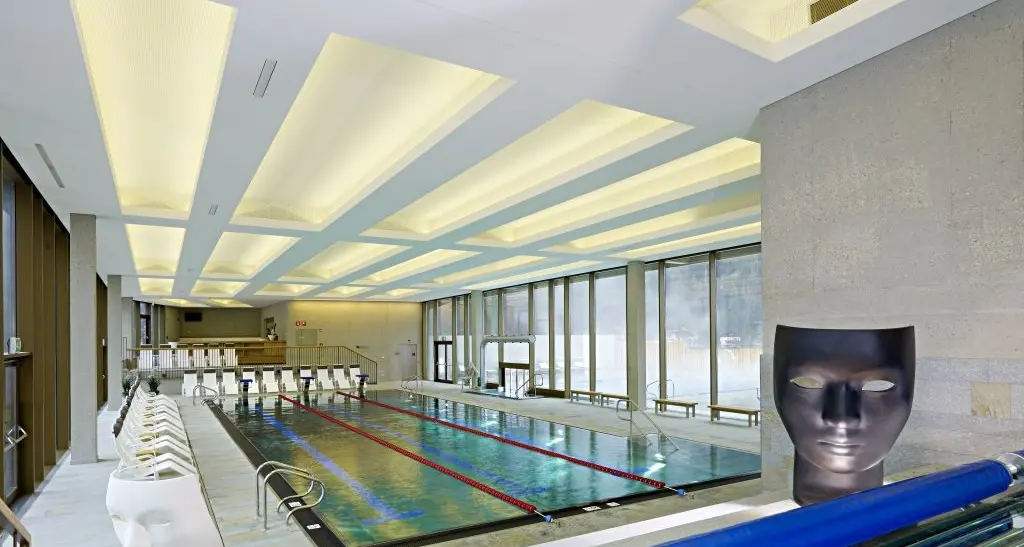 Problemi al controsoffitto, chiusa la piscina del Cascade