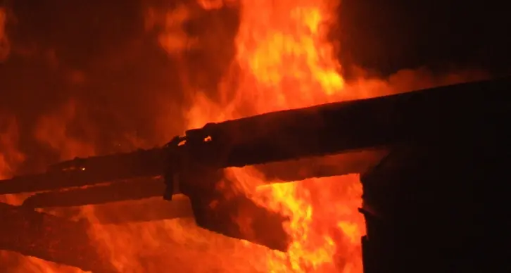 Incendio a Malles, rogo in pieno centro