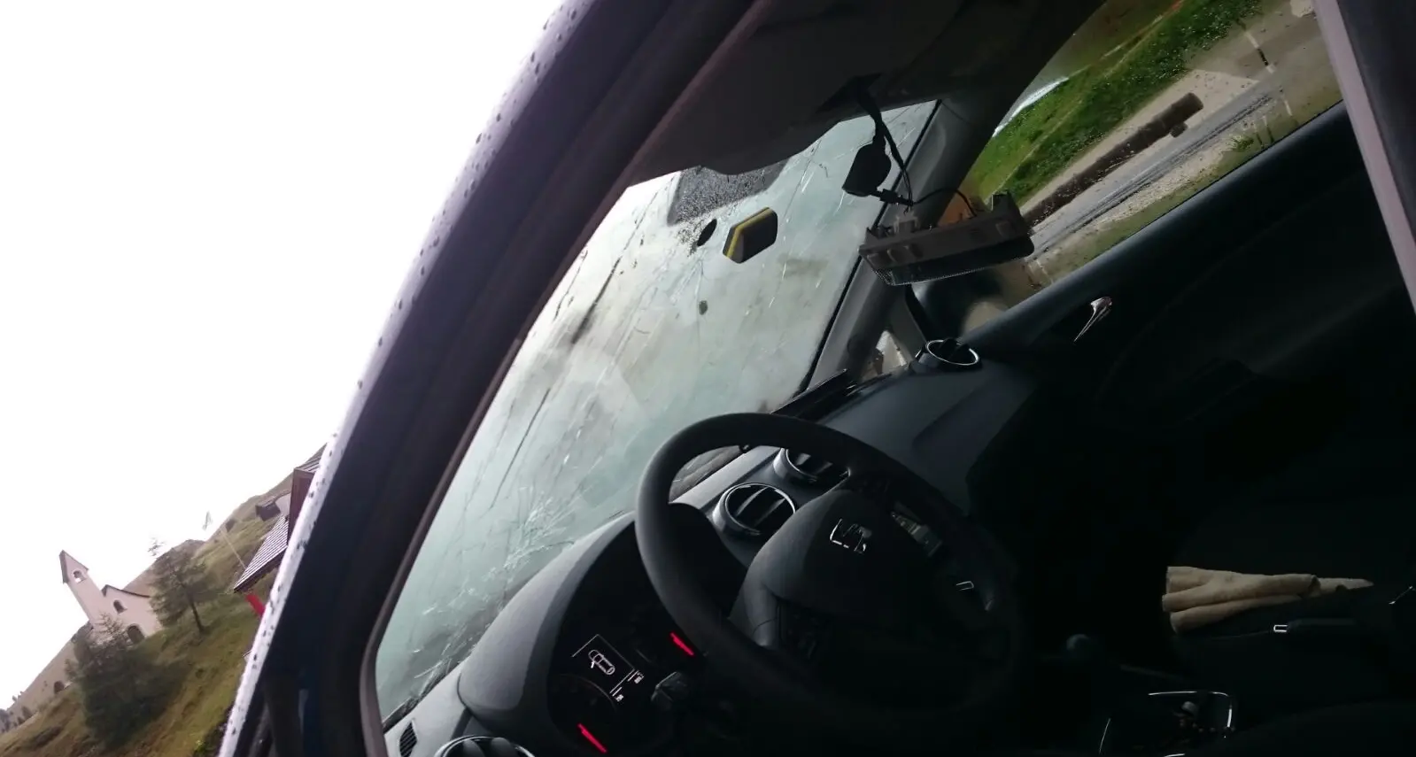 Un'altra frana, passo Gardena chiuso al traffico