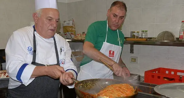 Dai venerdì lunghi l’aiuto dei ristoratori per i terremotati