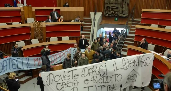 Caccia alla gola profonda dello scandalo vitalizi