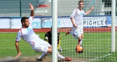 Calcio: Fischnaller trascina l'Alto Adige, 2-0 al Pavia