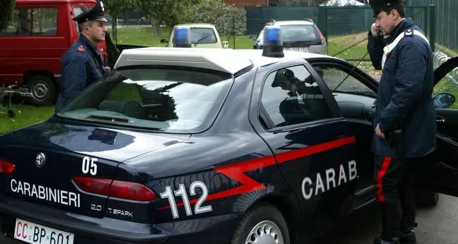 Aveva 21 carte di credito false, arrestato