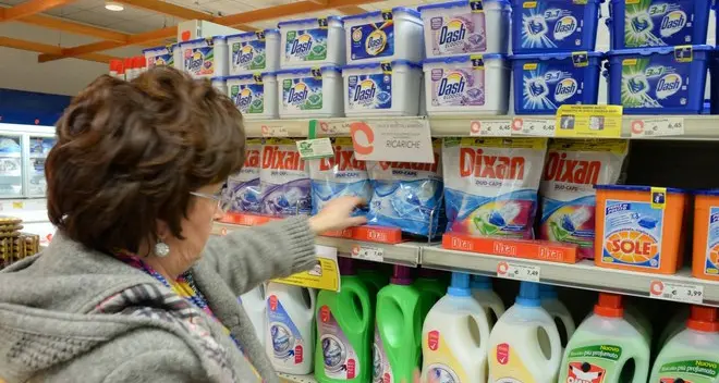A febbraio prezzi in calo rispetto a gennaio, forte calo per le Comunicazioni