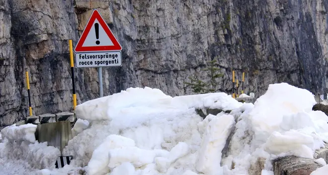 Nuovo tunnel paramassi per salvare la Mendola