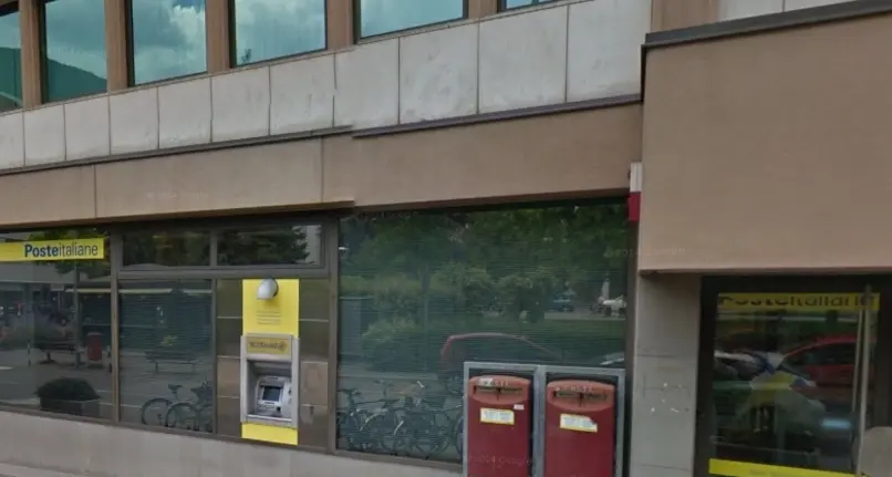 Poste, sportellisti costretti a farsi le pulizie da soli