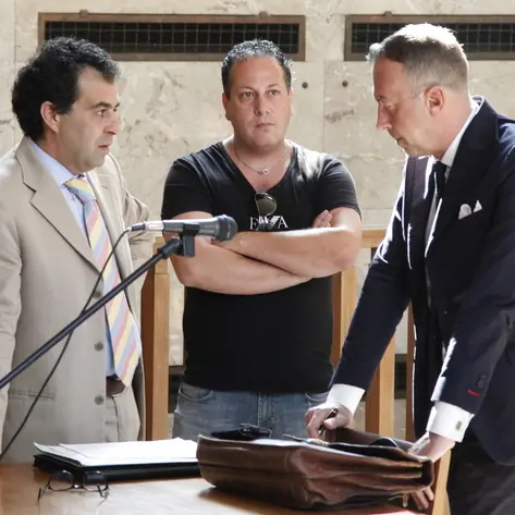 Il re dei paparazzi si “arrende” e paga
