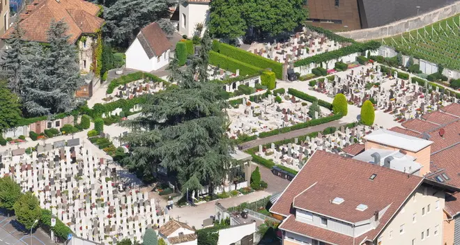 Spostamento delle tombe, l’operazione va a rilento