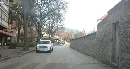 Tolta da via San Cassiano la rampa per i giardini