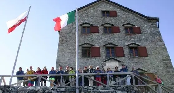 Delrio: il tricolore resti esposto nei rifugi