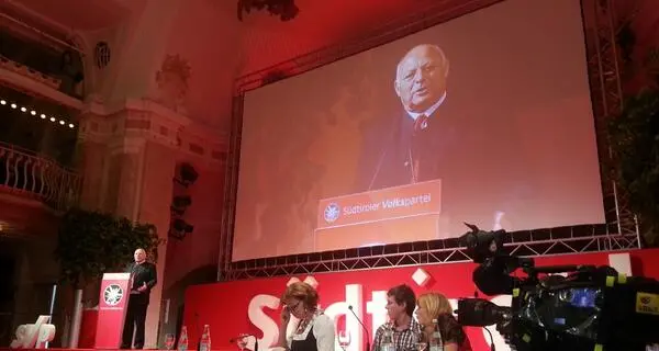 La Svp: «Con il Pd e contro Berlusconi, la Biancofiore non ci serve»