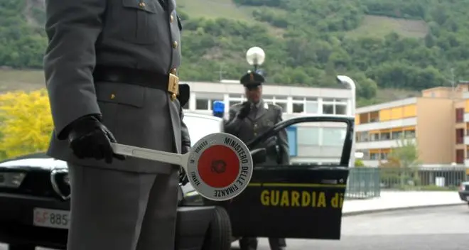 Truffa da 720 mila euro, arrestato amministratore negozi “compro oro”