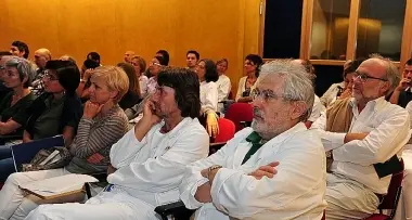 Medici e dirigenti, stangata sugli stipendi