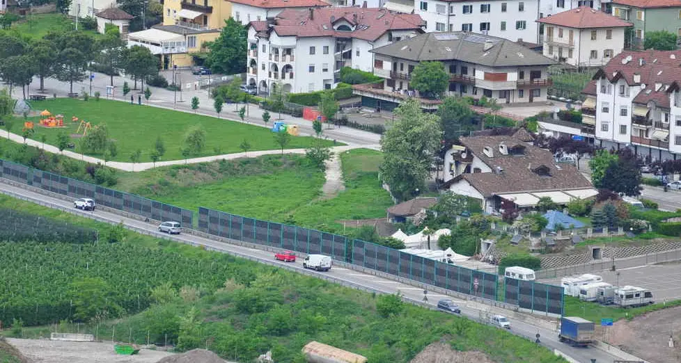 Venti giorni di lavori stradali, è polemica