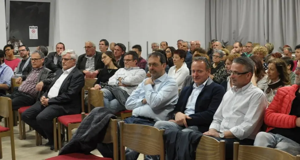 Il Pd non scioglie i dubbi pro o contro aeroporto