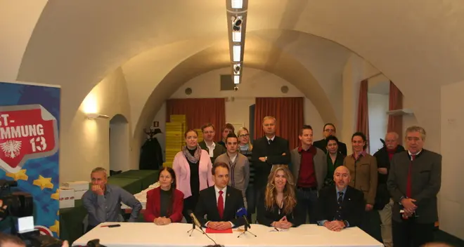Autodeterminazione, un mezzo flop il referendum-farsa promosso dalla Klotz