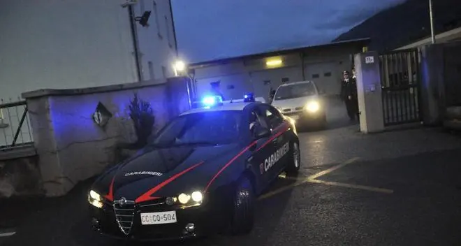 Beccato a svaligiare la cassetta delle elemosine: bottino da 450 euro