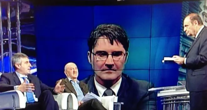Arno Kompatscher da Vespa cerca di difendere l’autonomia