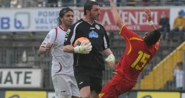 Calcio Lega Pro: rigore al 96' per fallo di reazione del portiere, il Ravenna si salva con l'Alto Adige