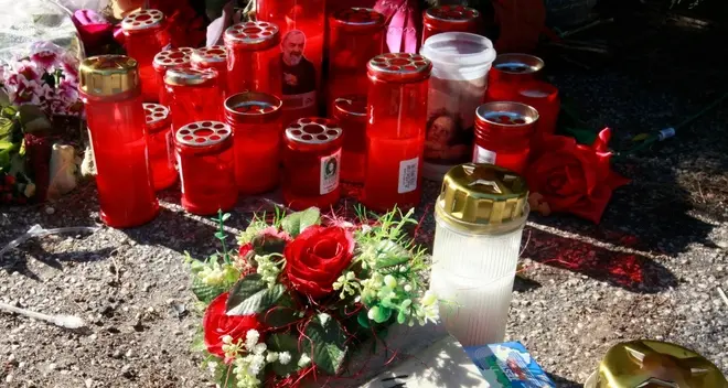 Piani, decine di lumini per la donna uccisa