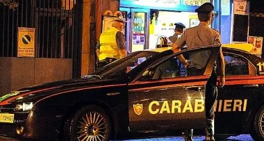 Bolzano: ragazza di 15 anni scappa dalla Romania, ritrovata a spogliarsi nei night