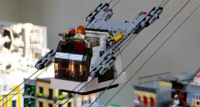 Prowinter Bolzano: la funivia fatta con 4 mila mattoncini Lego