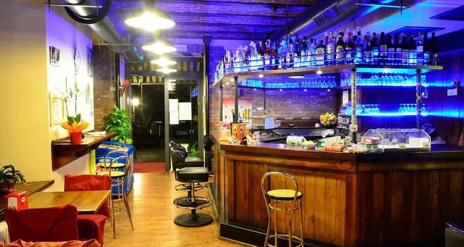 Spaccata nella notte al pub Kilowatt a ponte Druso: arrestato il ladro