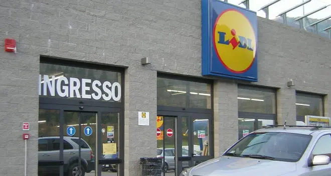 Violati i diritti dei consumatori: sanzione di 300 mila euro alla catena Lidl