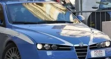 La ragazza si ribella e fa fuggire il rapinatore