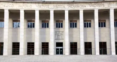 Tribunale invaso dalle zecche dei piccioni