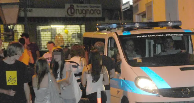 Assemblea contro gli schiamazzi notturni