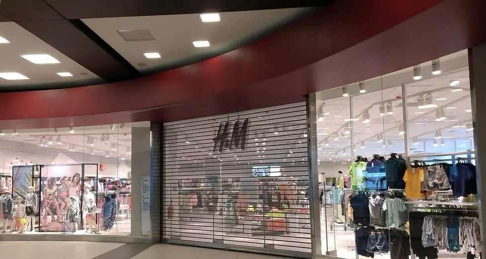 Il Centrum riparte da H&M e Unieuro