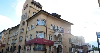 Riapre il museo, ma dimezzato