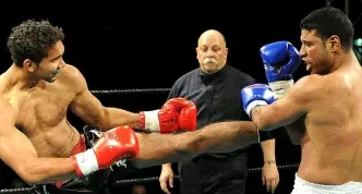 Kickboxing: K-1 Alpsarena, Tourar perde ma il verdetto è contestato