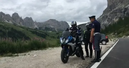Previsto traffico intenso per Ferragosto: aumentano i controlli sulle strade dell'Alto Adige