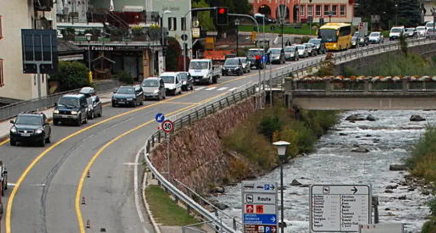 Auto troppo veloci in centro, Ortisei pensa alla sicurezza