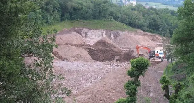 Castelfeder, protesta del Wwf: «Distruggono un pascolo»