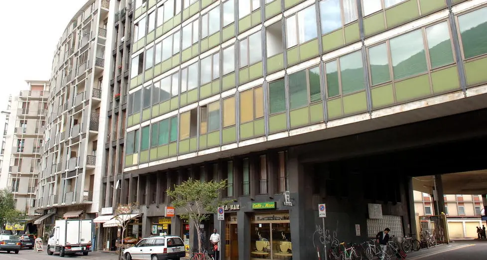 Via Garibaldi 20, in tre resistono ancora a Benko
