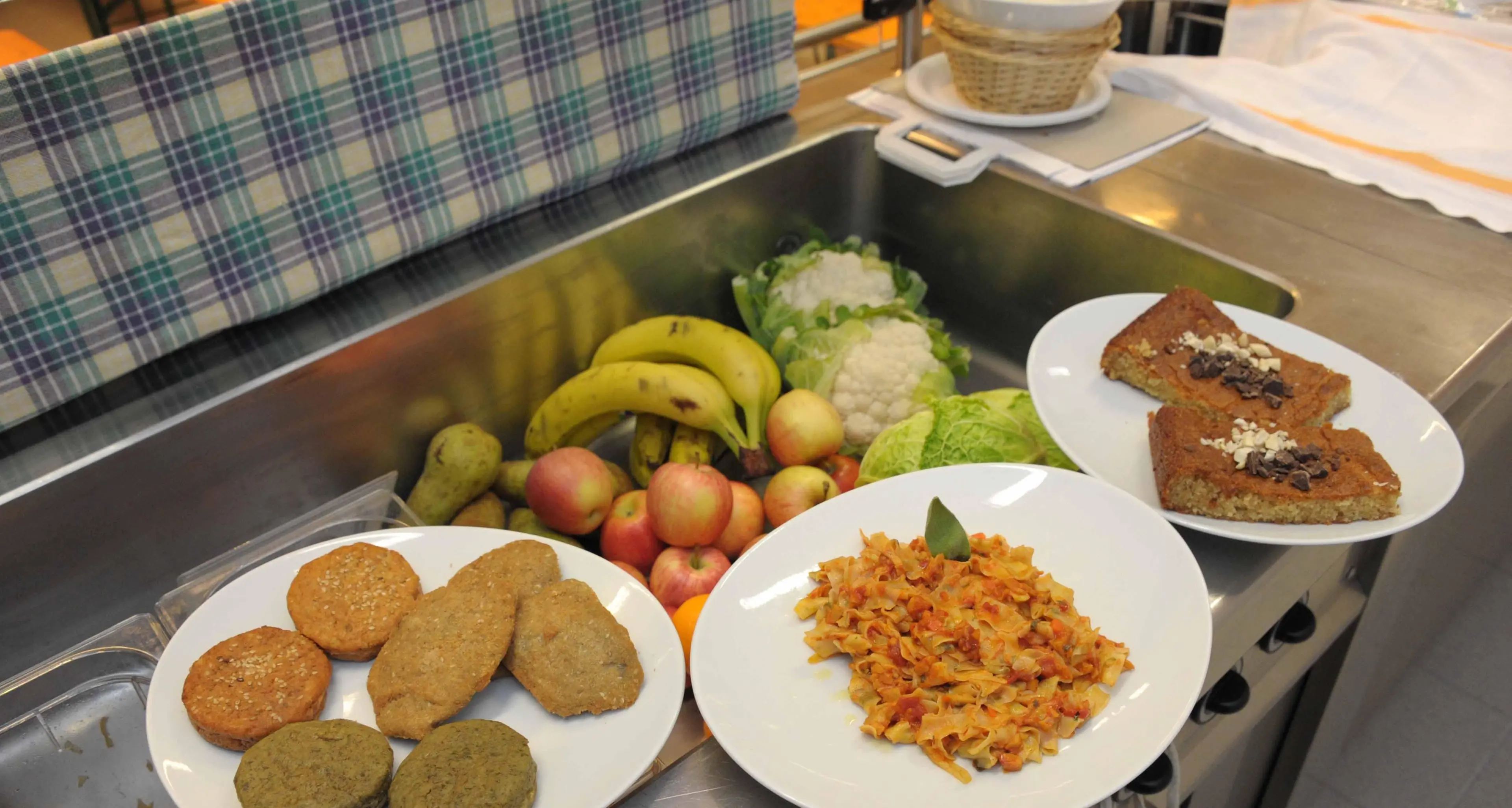 Pasti vegani negati all'asilo: il Tar riammette il bambino espulso