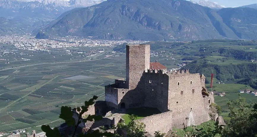 Servono 3,5 milioni di euro per avere Castel d’Appiano