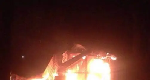Passo della Mendola In fiamme altre 4 baite