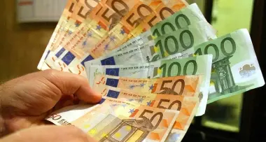Contanti senza limiti per i turisti