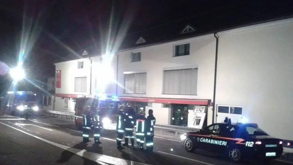 Appiano, coppia di fratelli picchiati fuori dalla discoteca