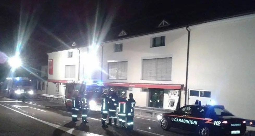 Appiano, coppia di fratelli picchiati fuori dalla discoteca