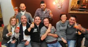 I bolzanini si fanno gli auguri: in migliaia per il rito della vigilia