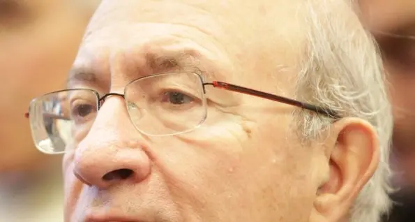Sgarbi:«Pace sì, ma non al Monumento»