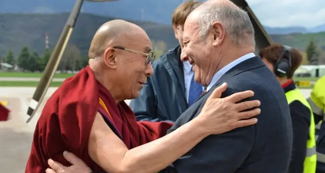 Il Dalai Lama è arrivato a Bolzano: domani sarà premiato