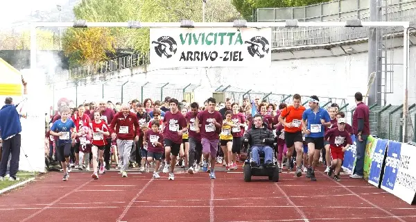 Facce da Vivicittà, in 500 a Bolzano alla \"corsa per tutti\" della Uisp