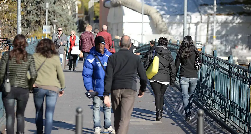Contro gli accattoni molesti scendono in campo i giovani