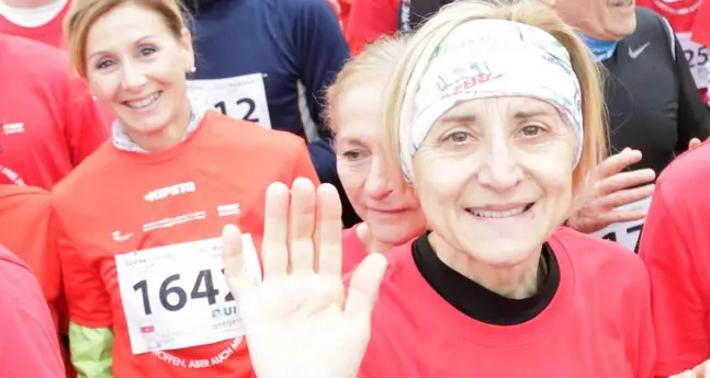 Oltre mille di corsa per dire: «Basta violenza sulle donne»